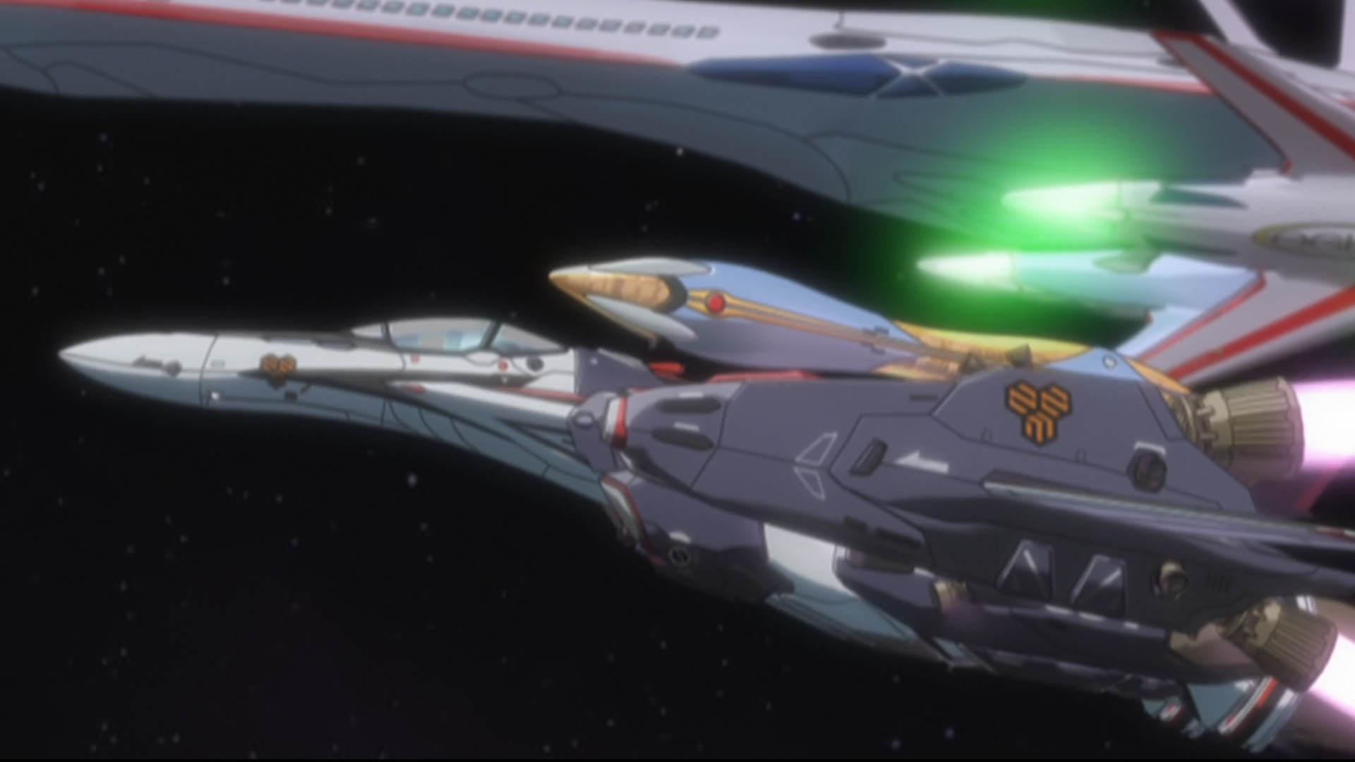 Alto's Valkyrie escorting Sherly's passenger liner
